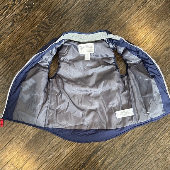 Kids Navy Puffer Vest with Zipper (size 5) - Picture 6 of 6